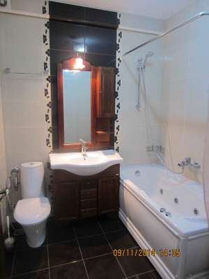 Vand apartament cu 2 camere,  decomandat