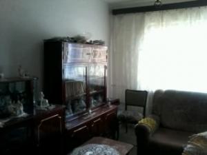 apartament doua camere motru zona forte buna etaj 2din4