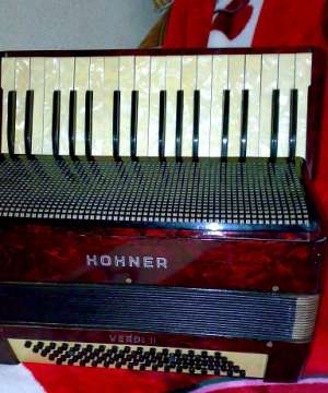 Vand Hohner Verdi II original muzica (H) sigilata Tel .0767 758325