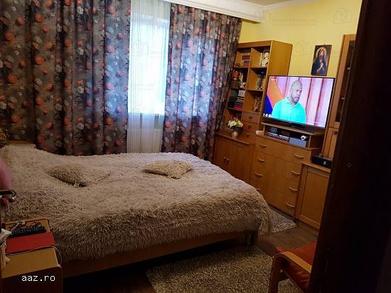 Vând apartament 3 camere,   COMPLET MOBILAT,   confort 1,   decomandat