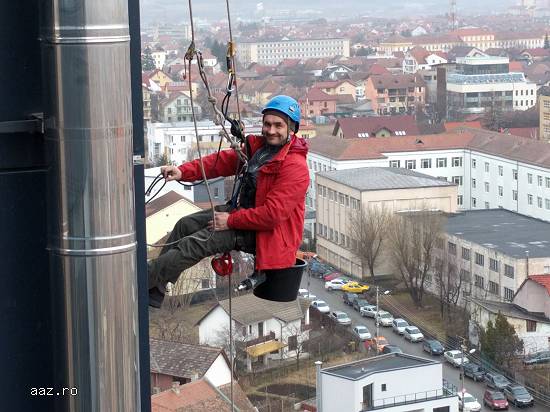 Pregatim tineri in vederea angajarii pe post de alpinisti utilitari