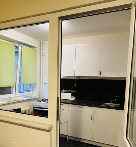 Piata Romana-Amzei acces metrou apt. 2 cam mobilat utilat liber bloc fara risc contract Anaf 525 Eur