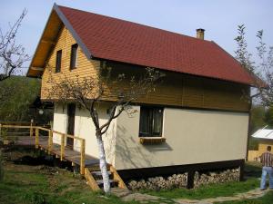 Vand casa vacanta intr-un colt de rai,          langa Sibiu