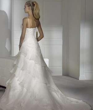 VAND ROCHIE DE MIREASA COLECTIA PRONOVIAS 2010 - MODEL HAMLET