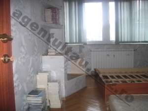 Vanzare apartament 3 camere decomandate Dristor etaj 8