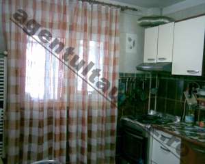 Vanzare apartament 4 camere