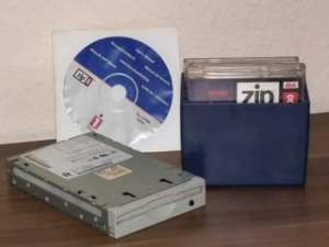 ZIPsi floppy drive INTERN SI EXTERN PENTRU ROLAND