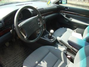 Vand AUDI A4,   pentru PIESE DE SCHIMB,   An Fabricatie 1996,   Culoare Albastru, 