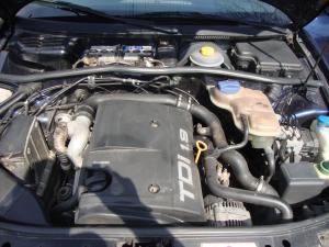 Vand AUDI A4,   pentru PIESE DE SCHIMB,   An Fabricatie 1996,   Culoare Albastru, 