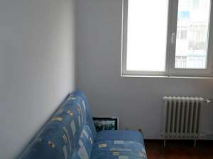 BACAU,  PERSOANA FIZICA VAND APARTAMENT CU 3 CAMERE,  ZONA MIRON COSTIN,  ETAJ 3,  Pret 26200 EURO