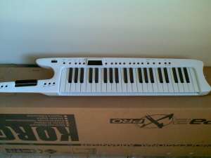 vand keyboard Roland AX7,  folosit, in perfecta stare de functionare , pret 300 euro tel : 073383635