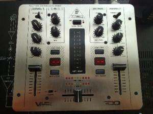 VAND MIXER BEHRINGER VMX 100 FOARTE IEFTIN ,  l-am folosit doar de cateva ori,  produsul e aproape n