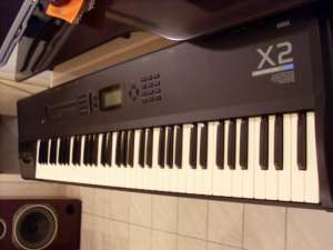 VIND SAU SCHIMB YAMAHA V50. KORG X2 CU DYNACORD PM600