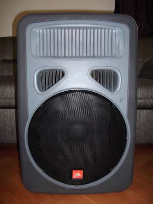 VAND SUBWOOFER ACTIV JBL EON POWERSUB 800 W CU UN SUNET DEOSEBIT !