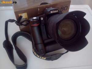 Vnd dSLR Nikon D80 plus obiectiv și grip