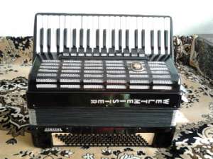 VAND ACORDEON WELTMEISTER CONSONA(SUPITA) 120 BASI