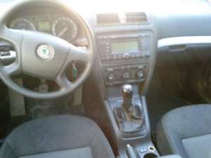 0757880466  PERSOANA FIZICA VAND SKODA OCTAVIA 2 - I M P E C A B I L A !