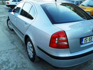 0757880466  PERSOANA FIZICA VAND SKODA OCTAVIA 2 - I M P E C A B I L A !