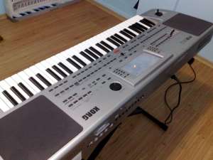 Vand orga KORG Pa80