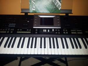 Vand Roland G-70 IMPECABIL!!!