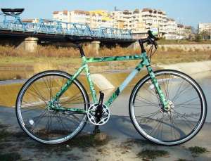 Bicicleta MBK-> 7 VITEZE IN BUTUC- roti 28(city/trekking); VOPSEA UNICAT!