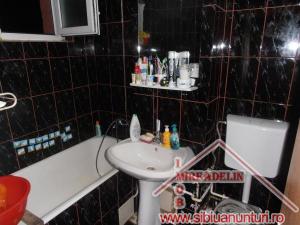 VAND APARTAMENT 2 CAMERE ,    ZONA MIHAI VITEAZU 54mp