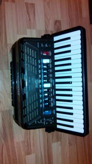 Vand acordeon Roland FR3-S + Husa originala