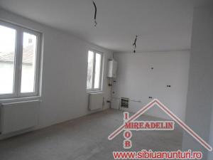 VAND CASA 5 CAMERE,  ZONA GARII