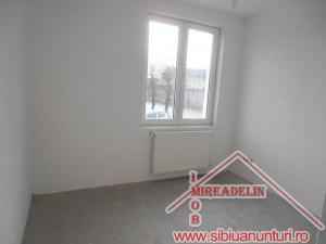 VAND CASA 5 CAMERE,  ZONA GARII