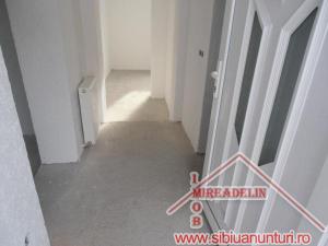 VAND CASA 5 CAMERE,  ZONA GARII