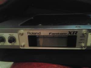 vand roland ax7 cu procesor fantom xr. 600 euro negiciabil